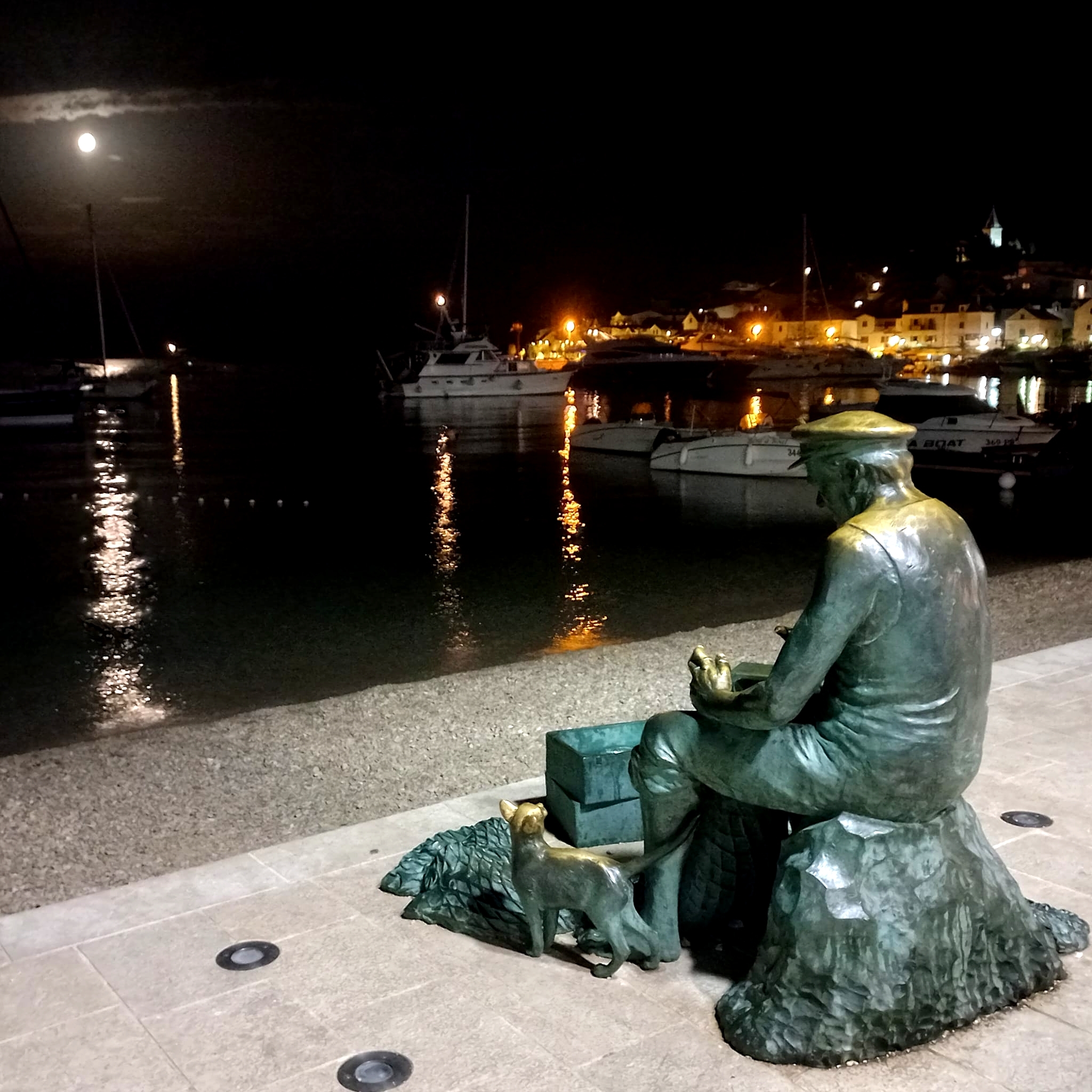 Fisherman Statue-Primosten