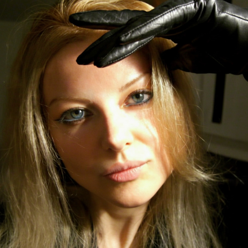 Romi, Hats, Gloves 2