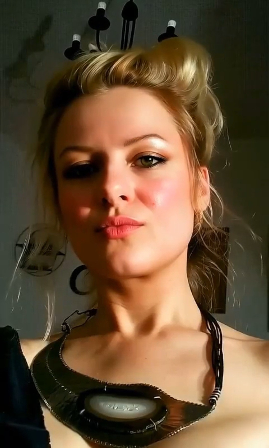 Romi With The Peacock Feather Necklace & Mirrors 6